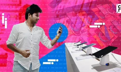 Smartphones Retailers Are Hoping For A Redeeming Festive Season